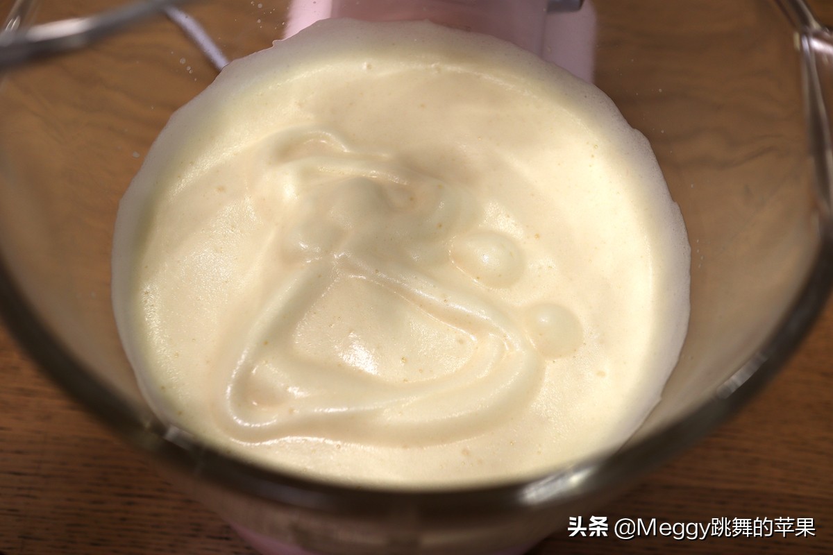 不用打蛋器和不用低筋面粉的蛋糕,不需要打发蛋清的蛋糕超蓬松