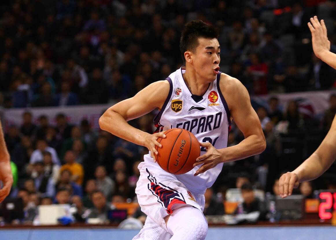 周琦身高是217还是216,周琦217