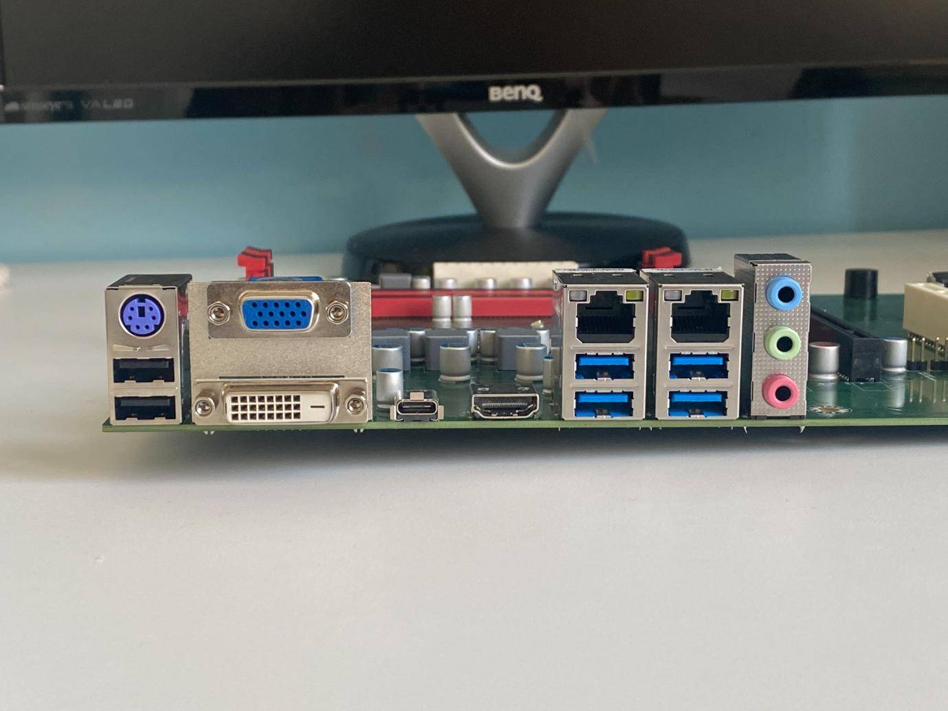 换cpu和主板电脑里的东西还有吗,电脑系统是装在主板还是cpu上