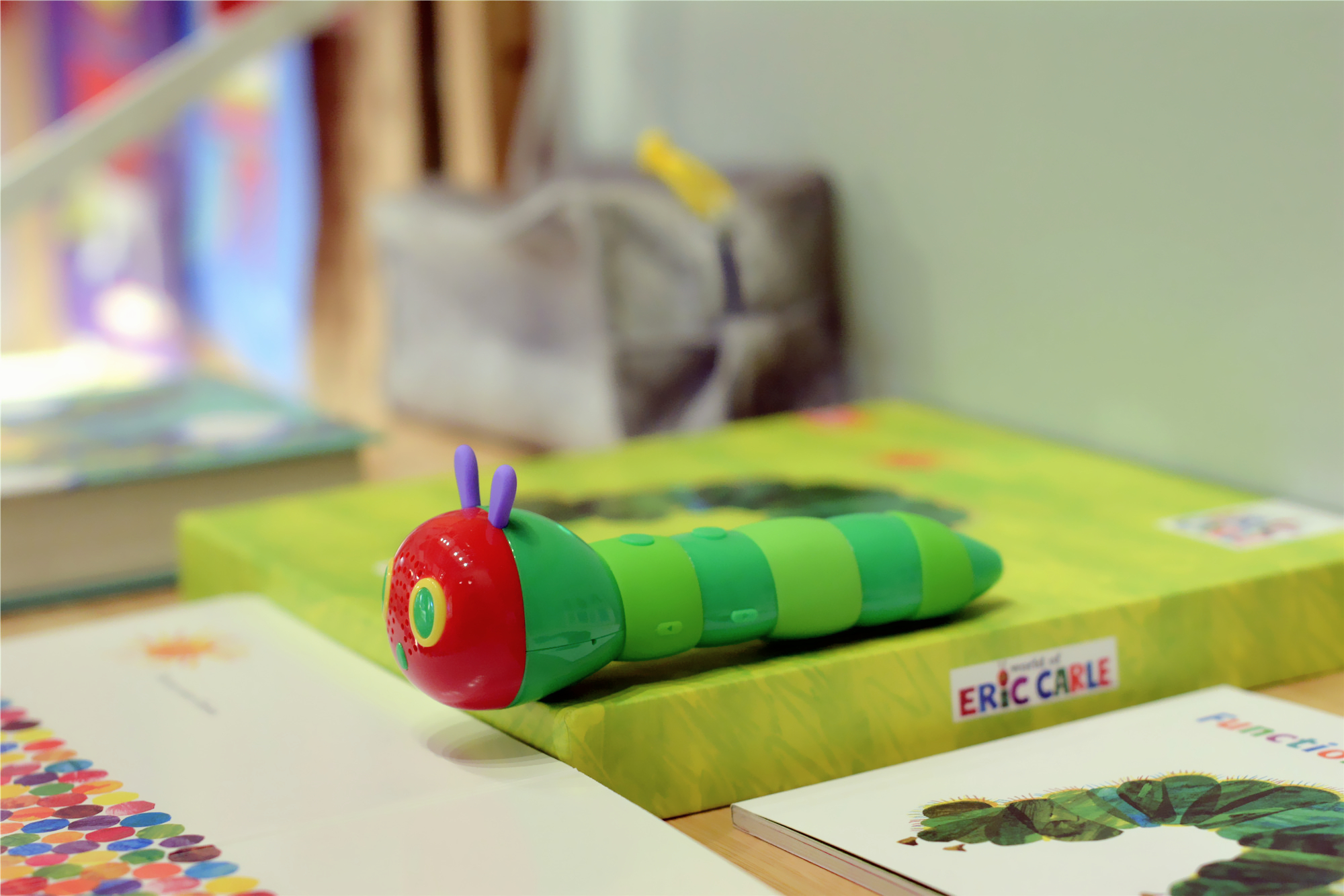 毛毛虫点读笔绘本入门,小彼恩和毛毛虫点读笔是什么关系