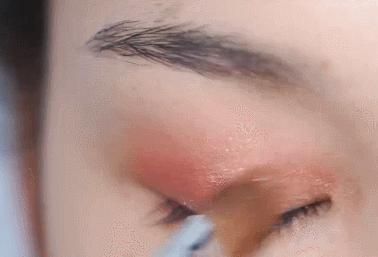 如何画比较妖艳的眼妆,初学者怎么画又纯又欲的眼妆