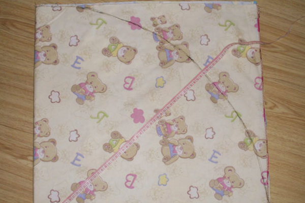 怎么给狗狗自制狗窝,简单动手做狗窝