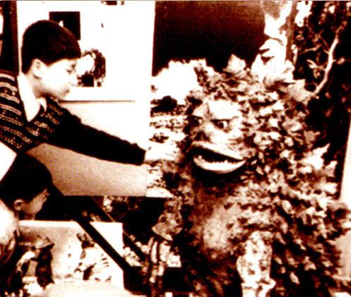 奥特曼|嘎拉蒙到底是什么颜色？红色？绿色？