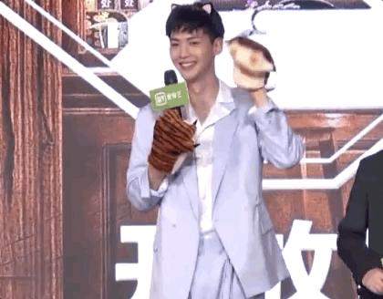 动物管理局陈赫和王子文专访视频,动物管理局陈赫变身视频