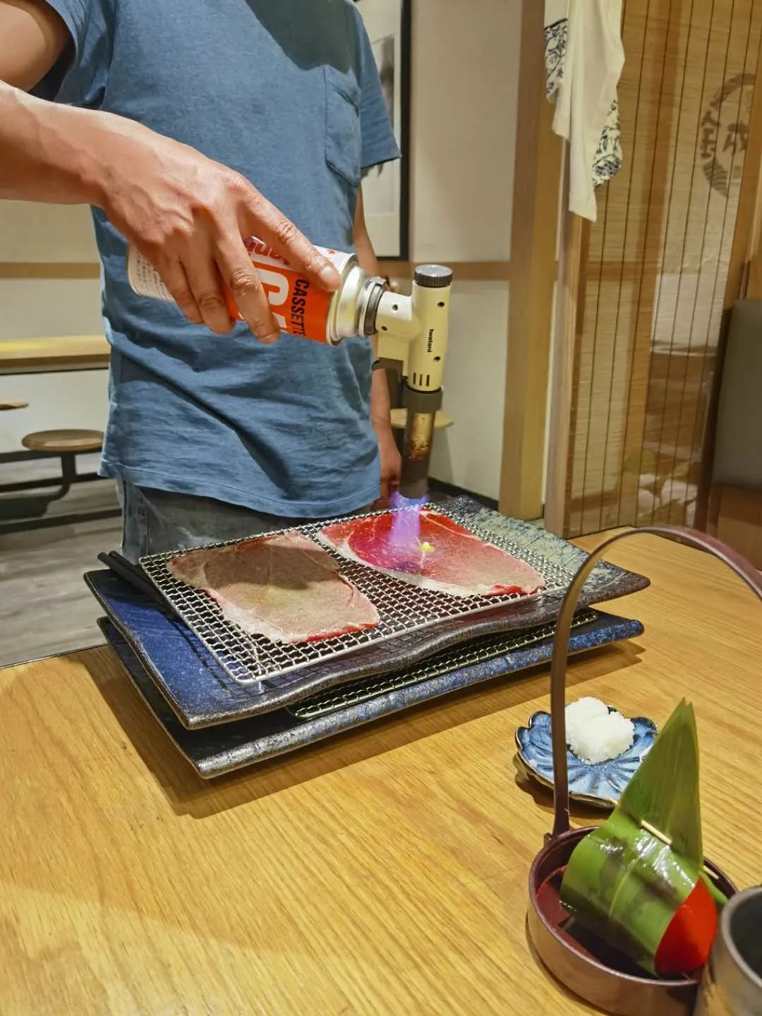 杭州这家俯瞰西湖的日料店,这家开了6年的日料小店