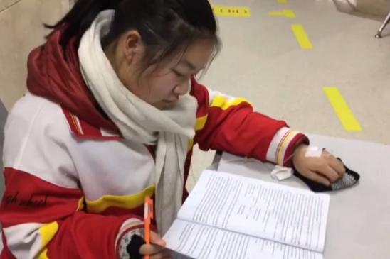 高考女生为什么要吃避孕药,高考女生吃避孕药