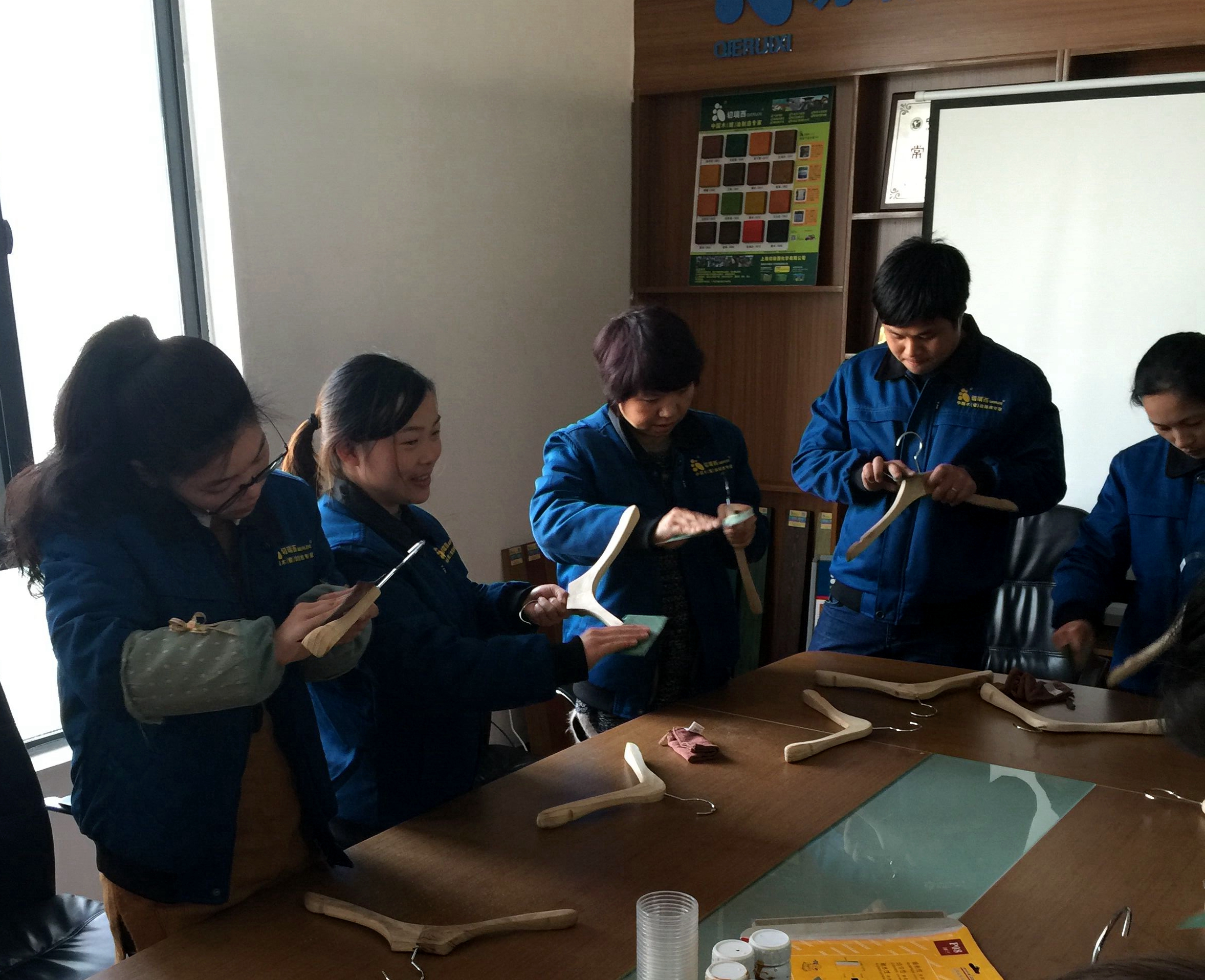 木蜡油DIY活动进行时，巧学木蜡油施工工艺