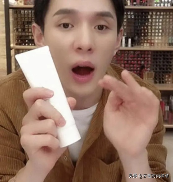李佳琦力荐的洗面奶的视频,李佳琦推荐洗面奶最受好评