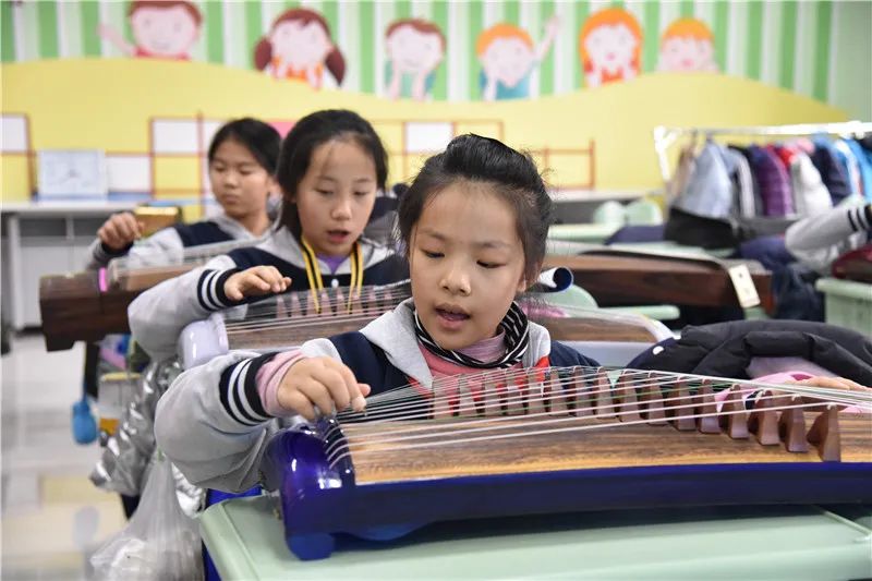 小学有特色的社团活动课,胶州市第六实验小学运动会