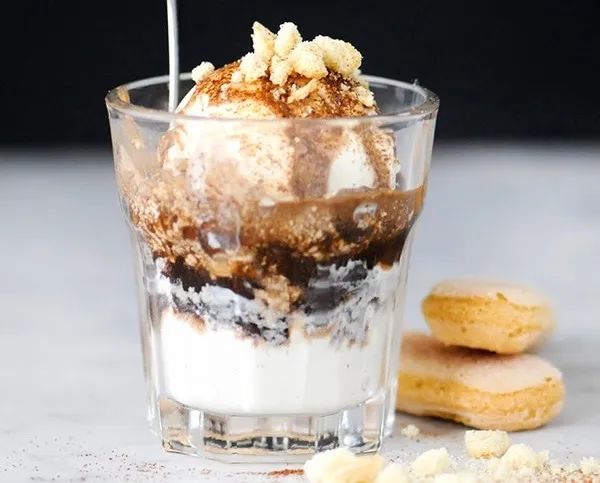 不用刨冰机就可以弄出来的冰沙,没有刨冰机怎么快速刨冰