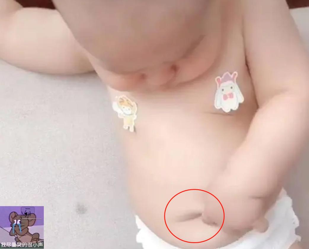 宝宝好奇扣屁股怎么办,宝宝好奇地抠肚脐