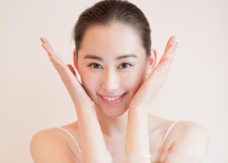 皮肤黑适合用什么样的遮瑕膏,肤色不均匀用遮暇膏还是遮瑕液