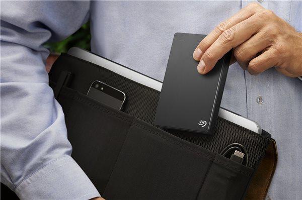 各品牌移动硬盘评测,八月移动硬盘选购全攻略