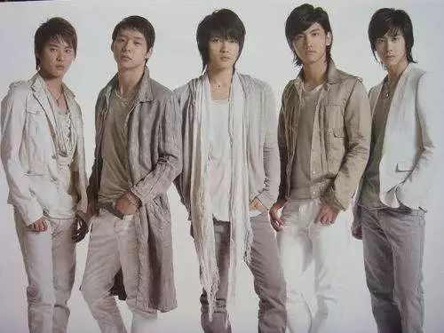 从天团退队后的演艺之路,朴有天承认吸毒原因了吗