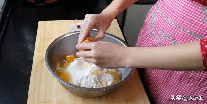 1碗面粉3个鸡蛋和面不用一滴水,1碗面粉5个鸡蛋做蛋糕不用烤