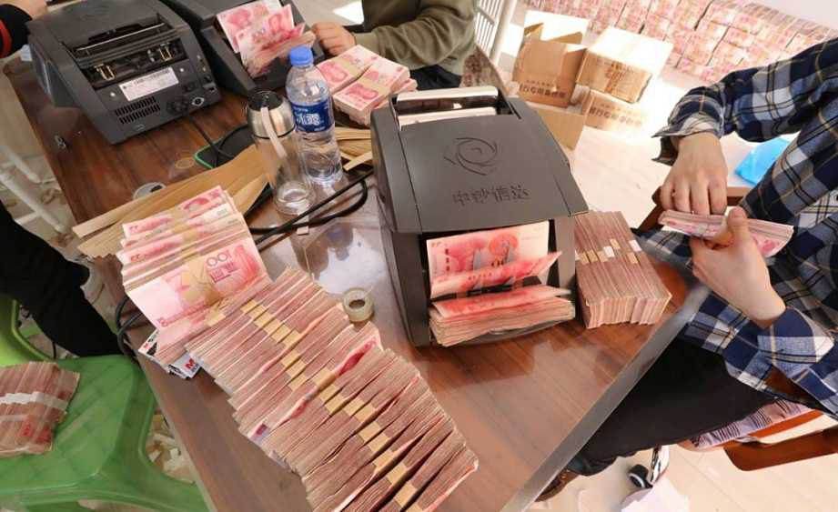 疫情影响之下，手里的现金该如何保值？是该买房，还是买黄金？