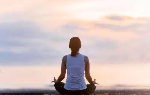 如何冥想快速进入深度睡眠,如何长期冥想