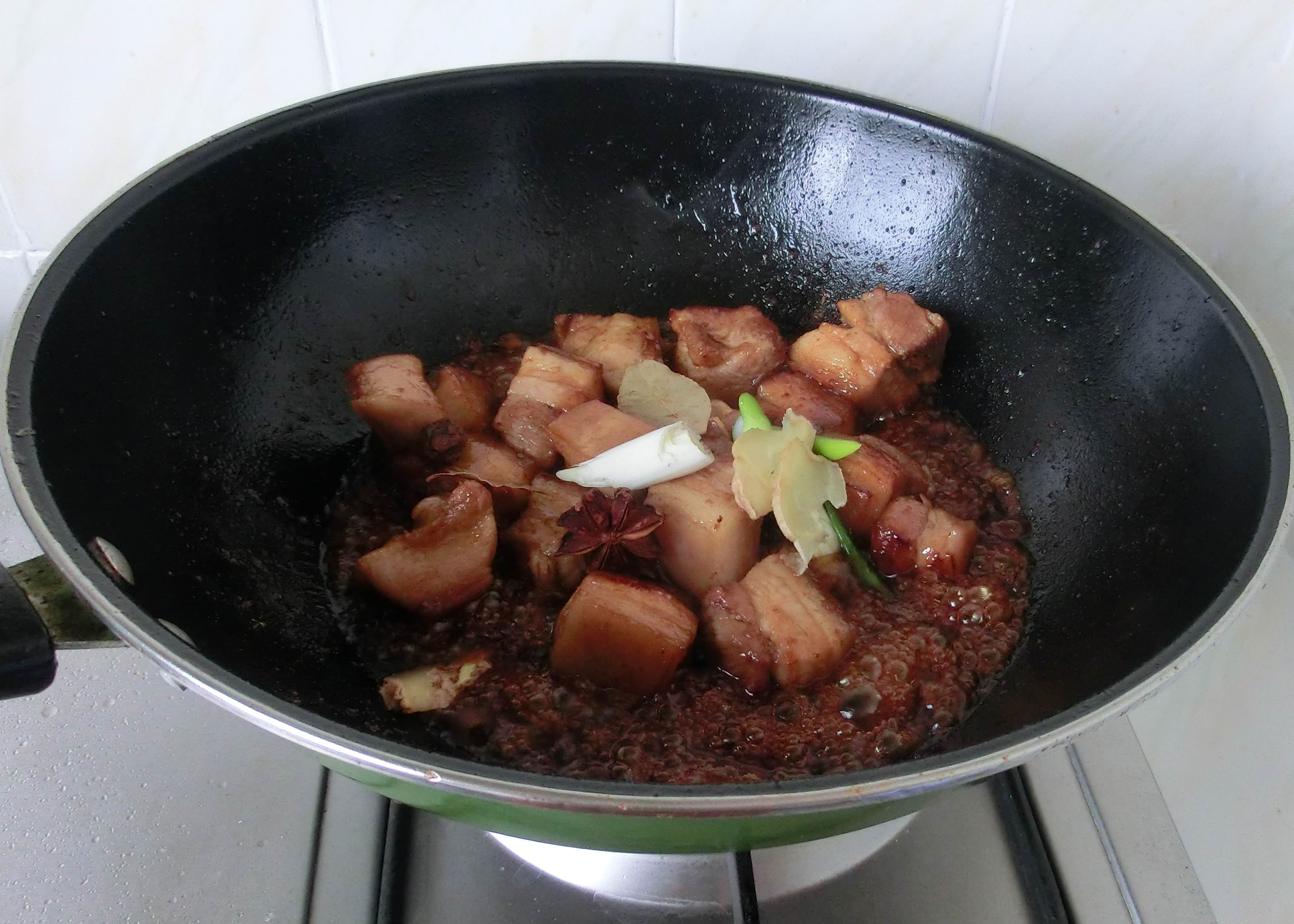 冬笋红烧肉冬笋什么时候下锅,冬笋红烧肉的家常做法窍门视频