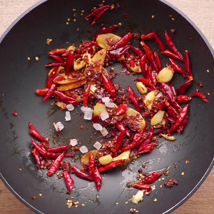 在家怎么做干锅虾好吃视频,怎么做虾干锅好吃又简单