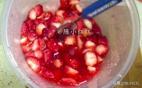自己在家做草莓酱的方法,怎么做草莓酱又简单又好吃