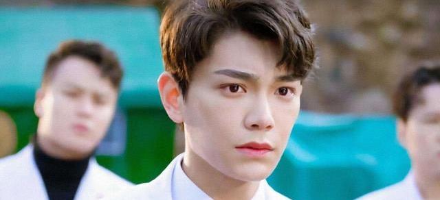 “一月男友”又有新剧,各路明星纷纷齐聚,还有一直出演校花的她