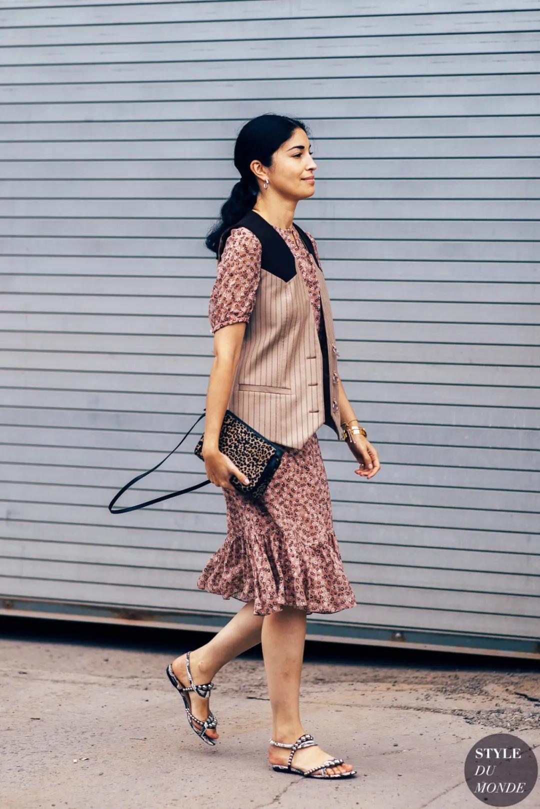 今夏流行的碎花裙时尚还减龄,碎花裙是春天必备单品