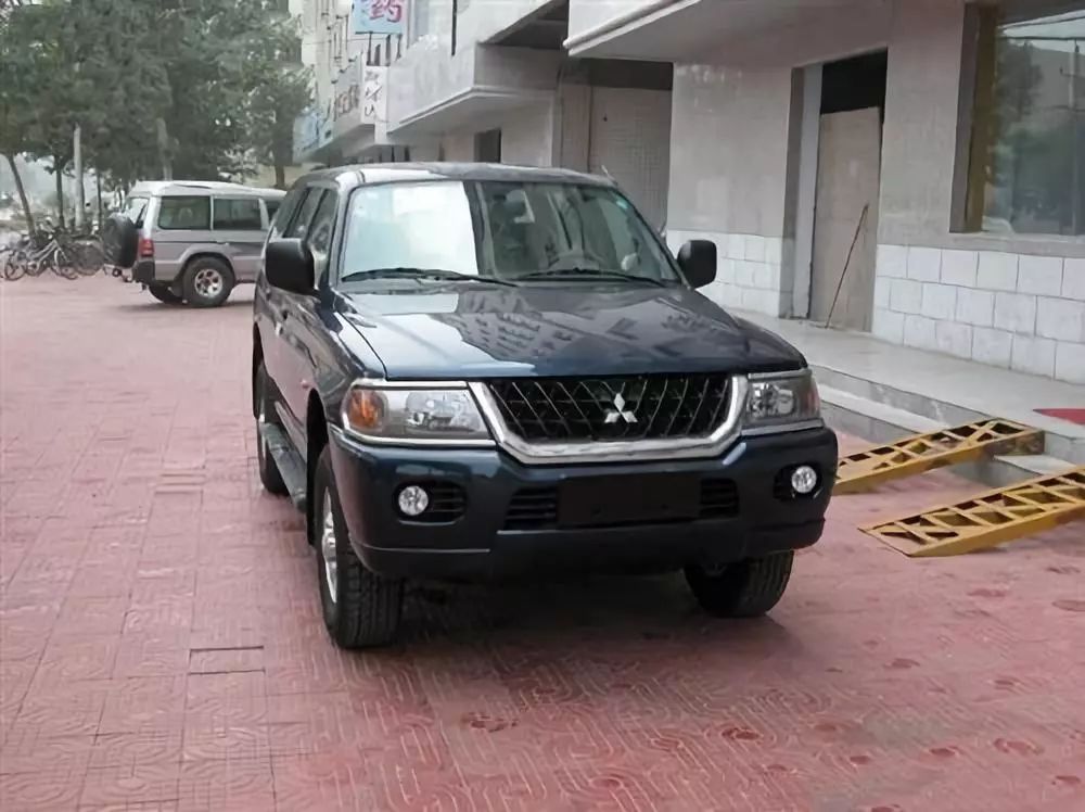 丰田穿越者和三菱帕杰罗哪个好,深度试驾三菱帕杰罗