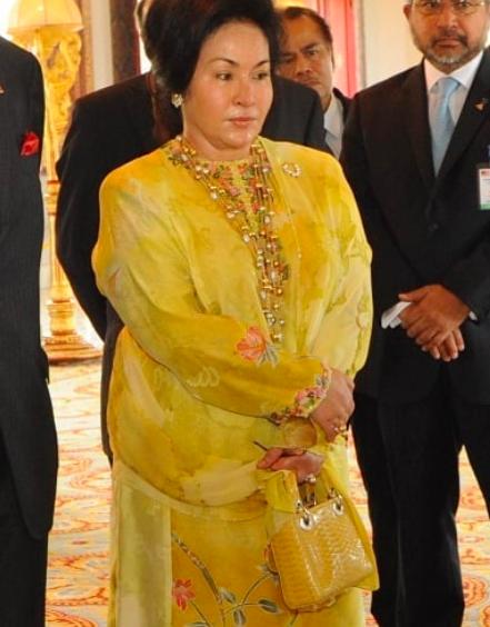 贪腐数亿，狂买千万珠宝爱马仕，马来西亚都被她“掏空”？