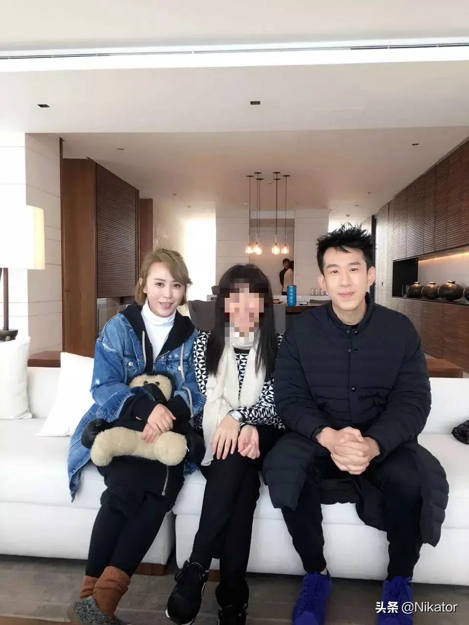 被明星们争相打卡的白色沙发有何魅力?