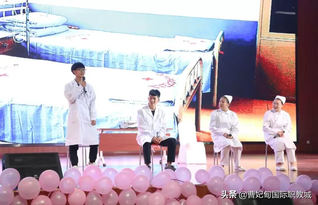 让我们走近白衣天使,走近白衣天使听听他们的心声