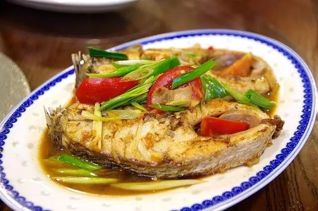 “神秘来客”寻觅《风味人间》的点名美味，“游”进了骏豪会~