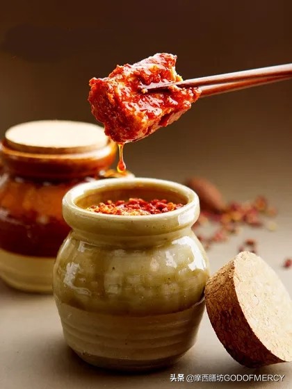 想吃豆腐乳不用买,学会这种做法,在家就能做,放半年都不会坏