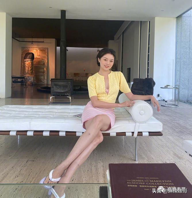 劳斯莱斯请“网红”夫妻,劳斯莱斯请了两个网红是谁