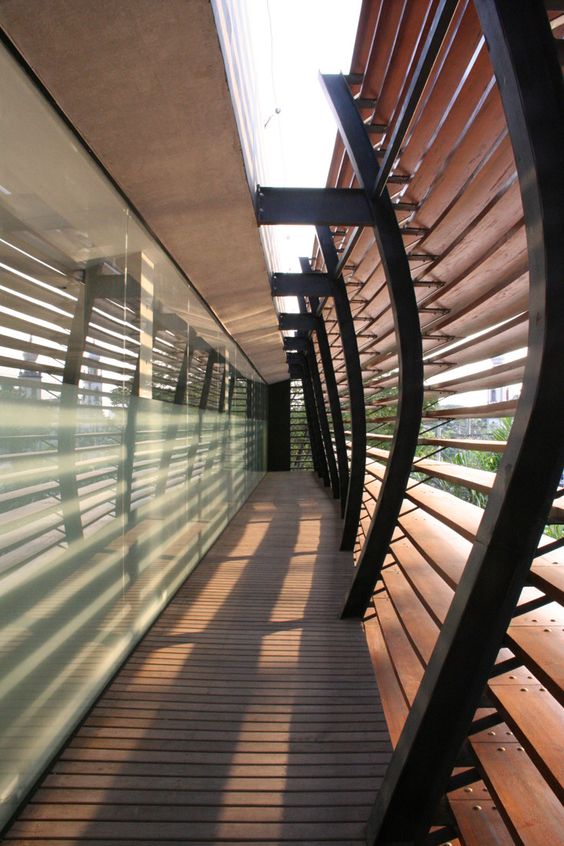 装修阳台可以做玻璃窗吗,阳台玻璃窗遮阳隔热最好的方法