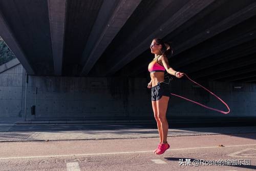 每天跳绳5000个伤膝盖,7岁小朋友每天跳绳1000会伤膝盖吗