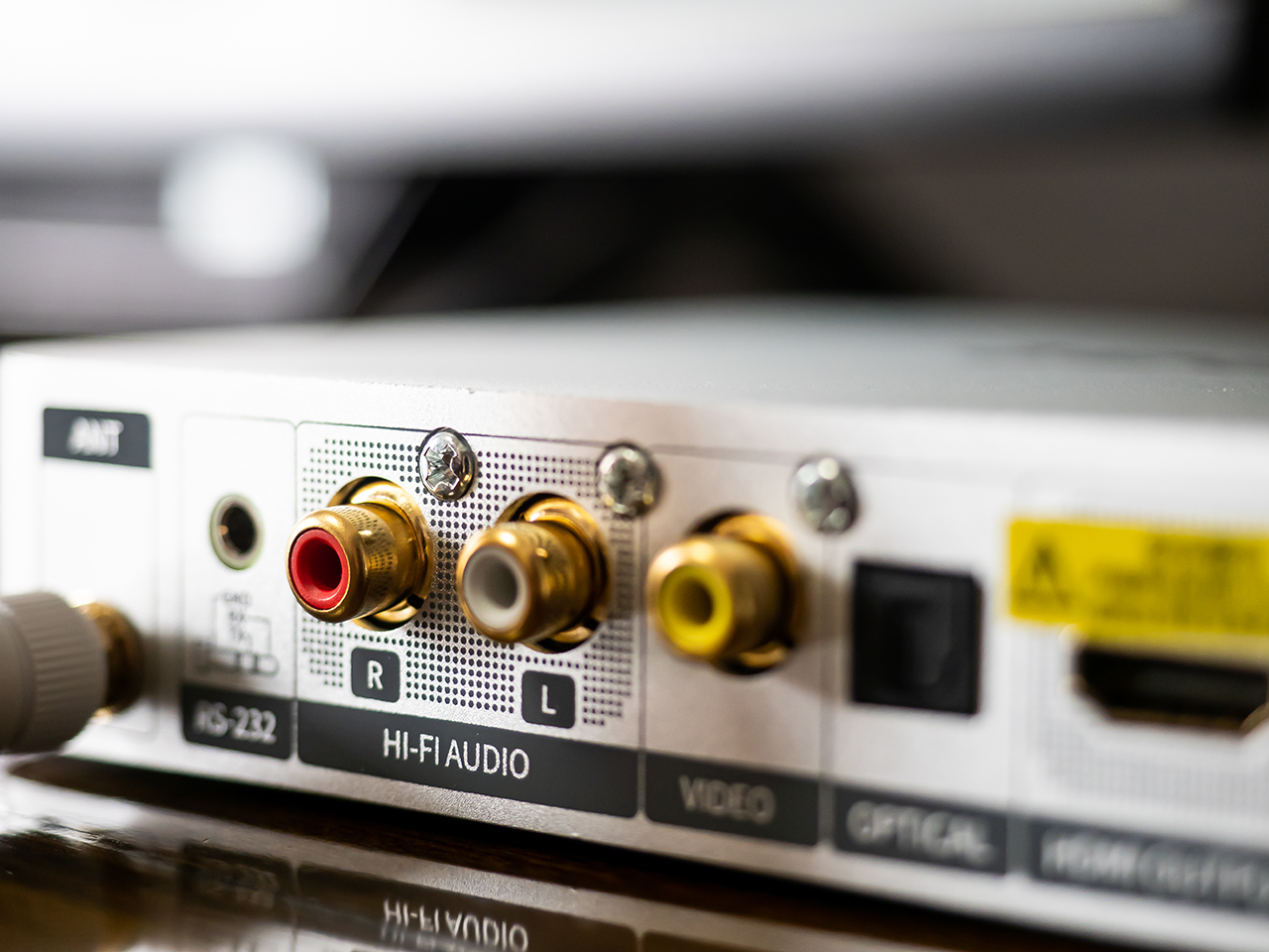 现在一千块钱左右的电视机,现在一千块手机