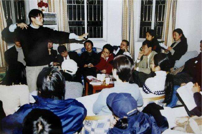 马云为什么做互联网,马云的翻译社经历