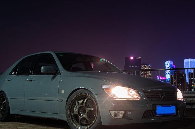 凌志is200和300的区别,与凌志is200同车型的丰田车