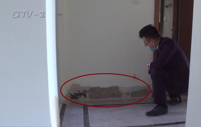 青岛一新楼盘交付，业主进去一看傻了：“3000元一平米的装修费，也就值500块钱！”