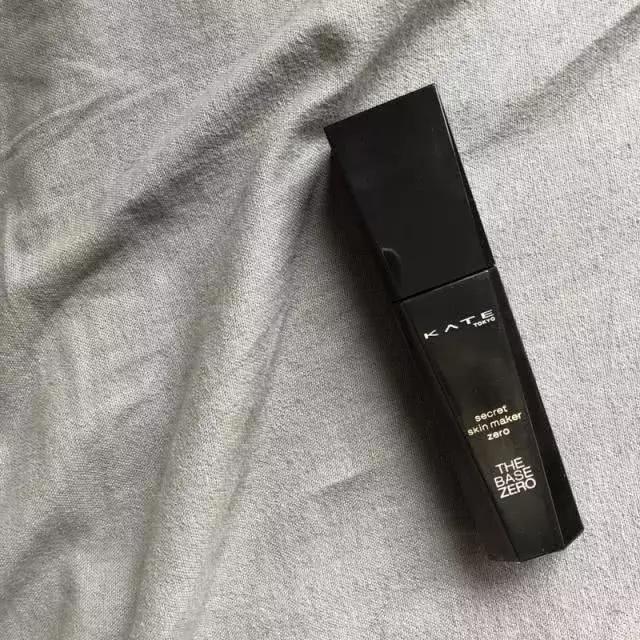 雅诗兰黛持久无暇气垫粉霜,雅诗兰黛粉底适合干皮的怎么选