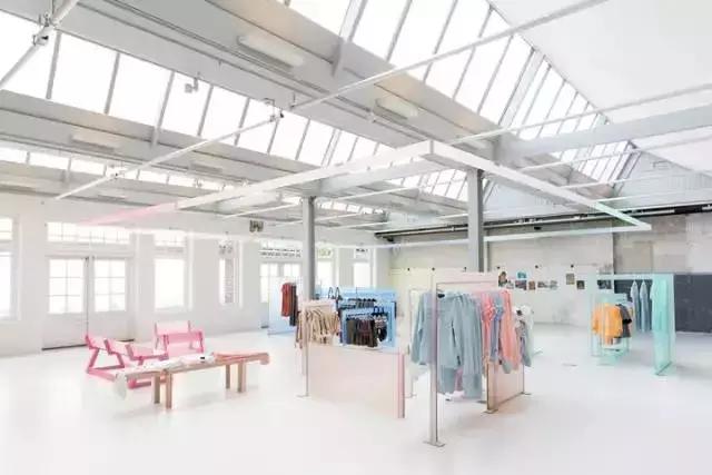 第一次开服装店怎么进货赚钱,开服装店一年12个月该怎样进货