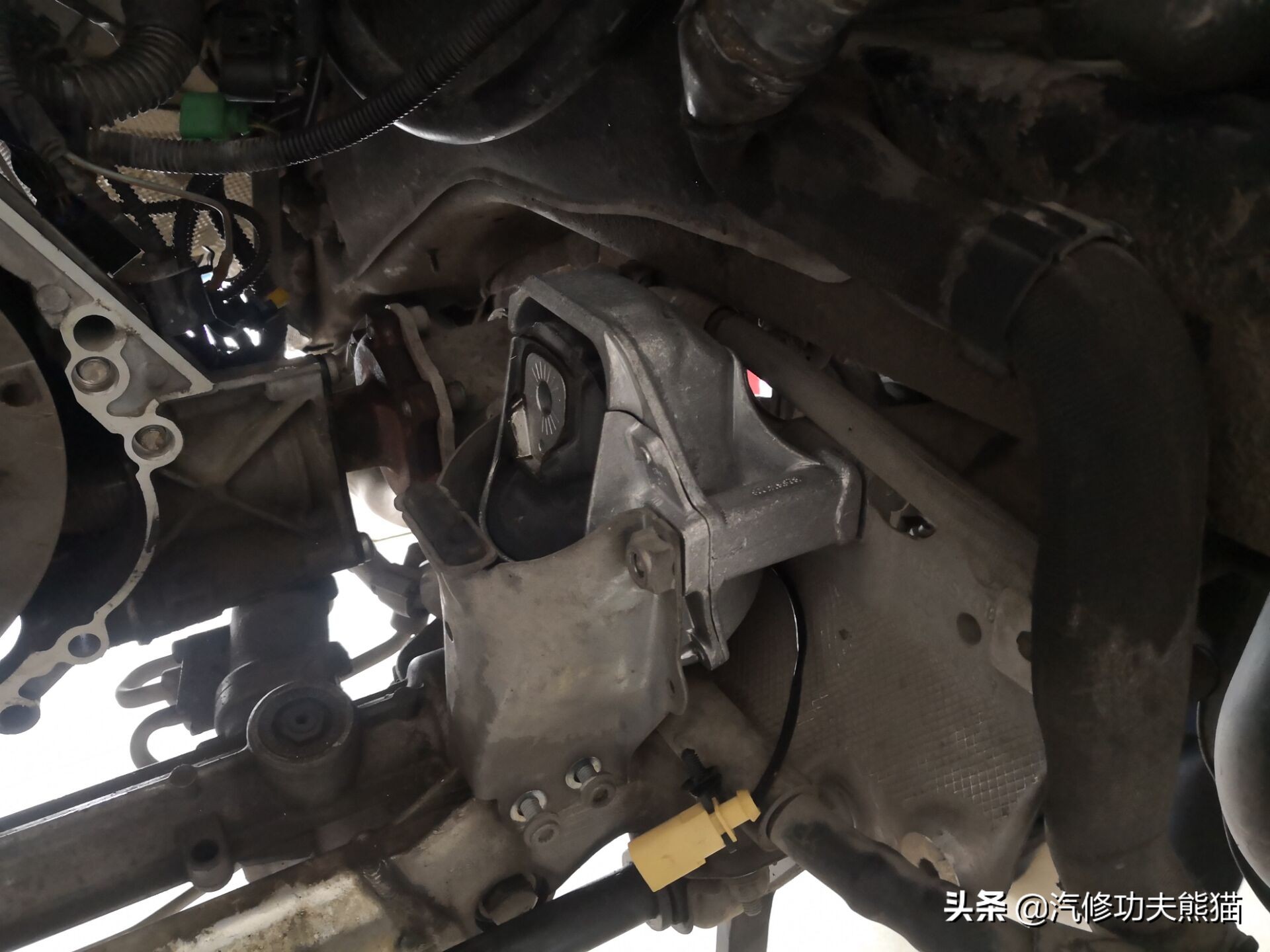 2013奥迪a4l烧机油怎么解决,奥迪a4l哪一款开始烧机油不严重