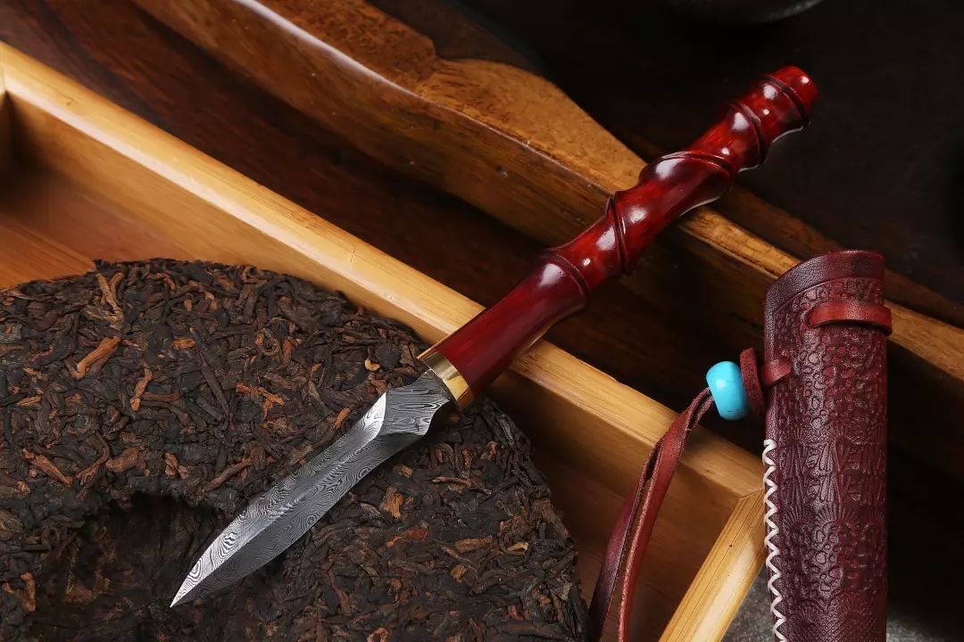 茶｜什么是紧压茶？压成大饼会更好喝吗？