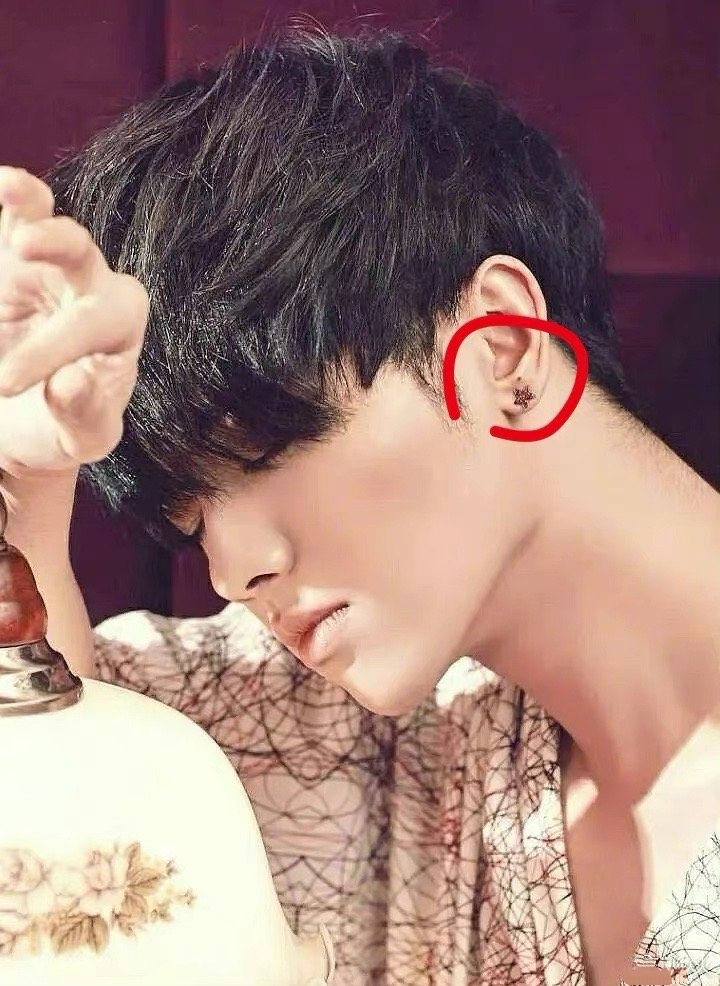 鍗庢櫒瀹囪緹璋ｅ紶纰ф櫒,鍗庢櫒瀹囧紶纰ф櫒杈熻埃