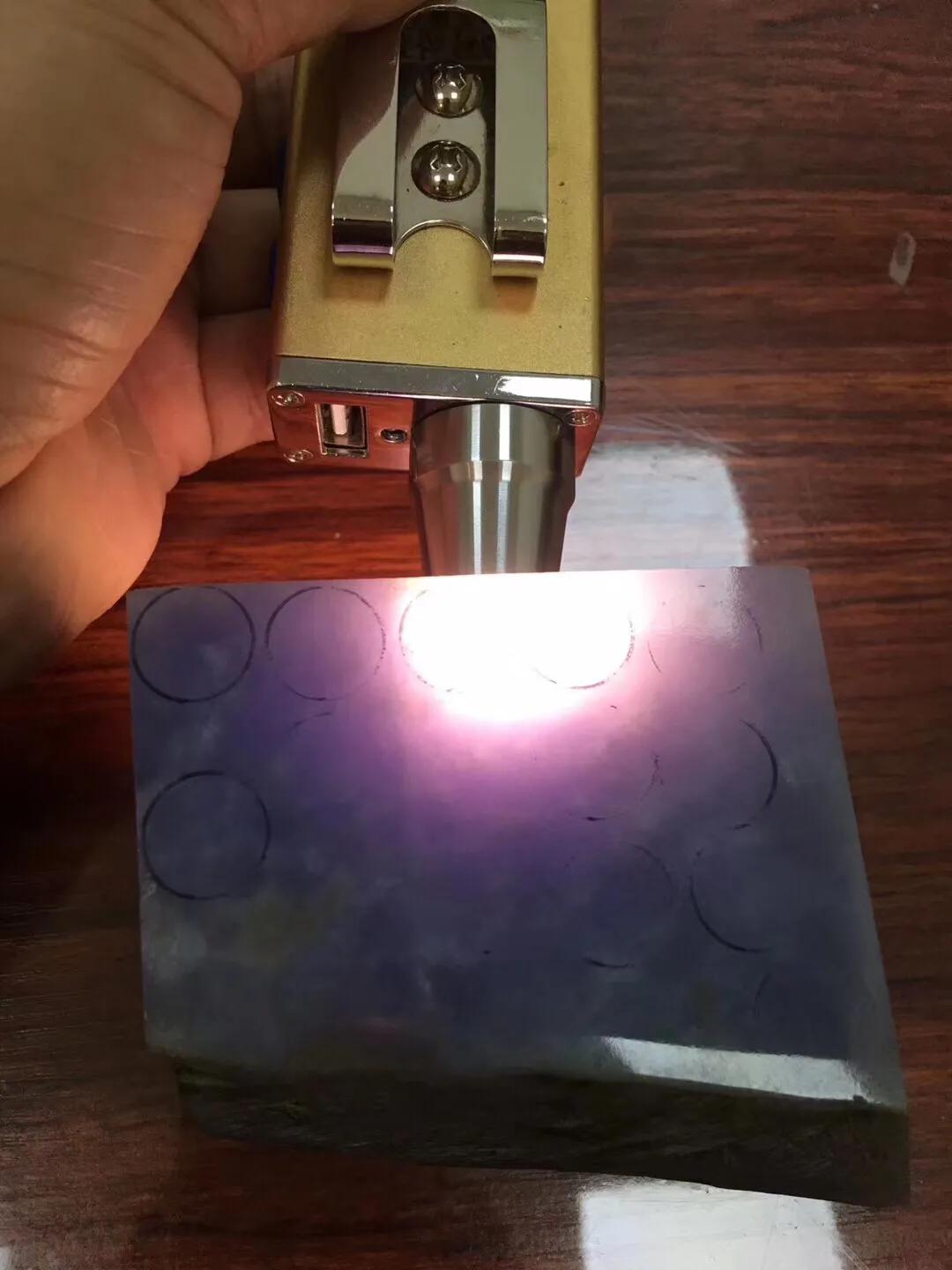 拍卖行的顶级翡翠珠链,拍卖会上的顶级翡翠首饰