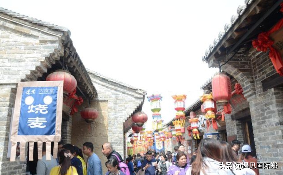 建业樱桃沟足球小镇,郑州樱桃沟建业足球小镇要门票吗