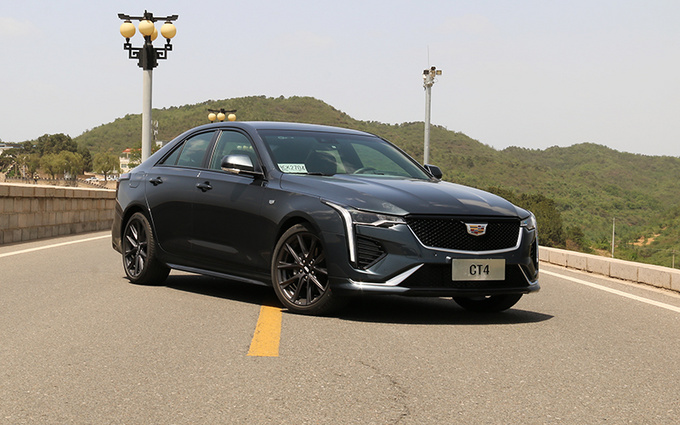 凯迪拉克CT4试驾评测,凯迪拉克ct4和ats空间对比