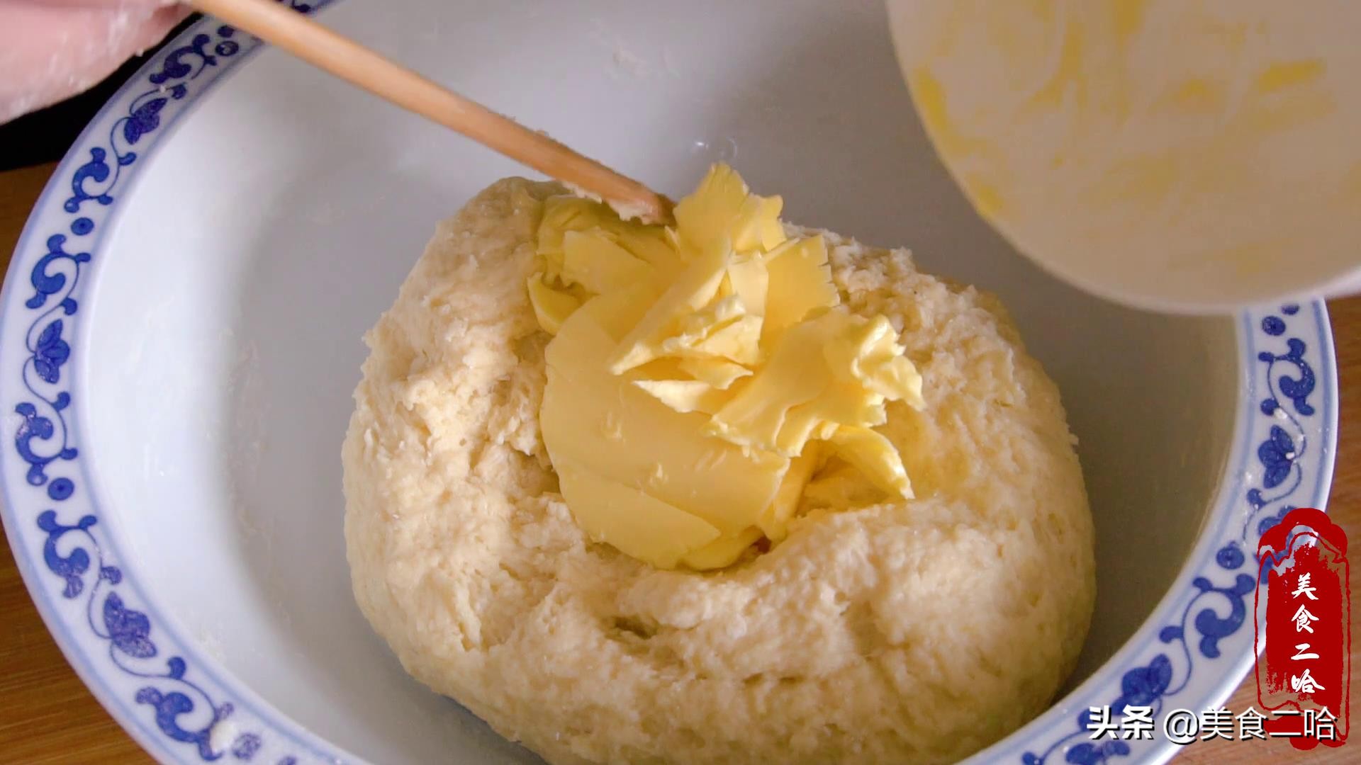 炸麻花的正确方法和技巧,炸麻花怎样和面麻花软乎