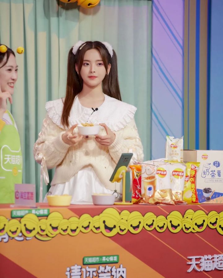 杨超越翻版宋祖儿？别开玩笑了