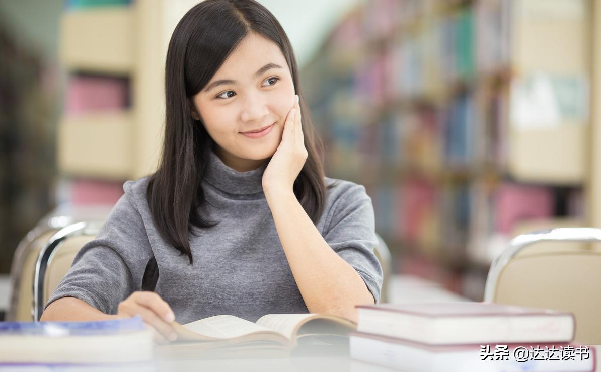 跑步和读书会让你遇到更好的自己,读书和跑步总有一个灵魂在路上